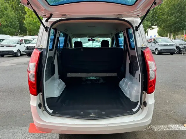 Wuling Hongguang — Фото автомобиля 15