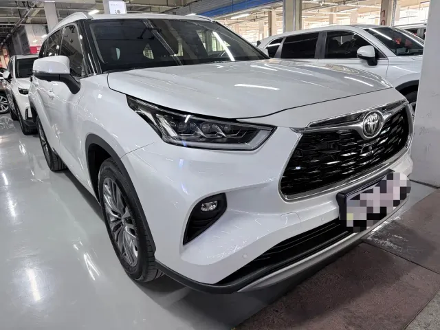 Toyota Highlander — Фото автомобиля 3