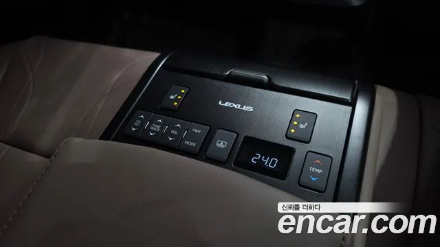 Lexus ES — Фото автомобиля 14