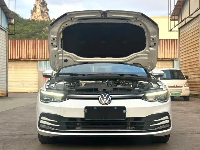 Volkswagen Golf — Фото автомобиля 23