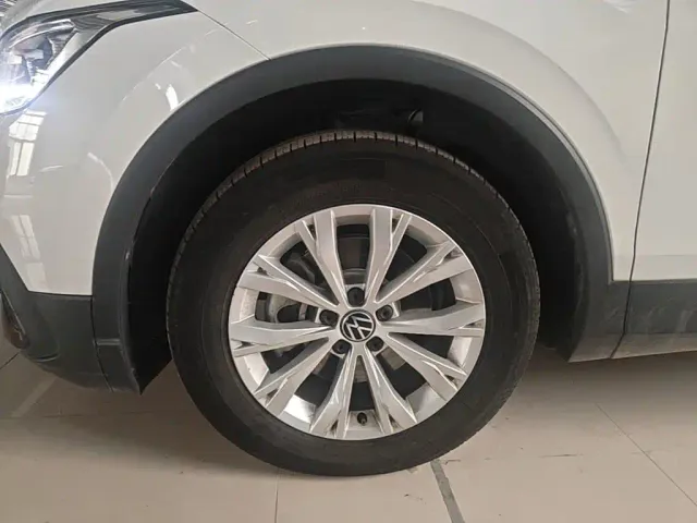 Volkswagen Tiguan L — Фото автомобиля 22
