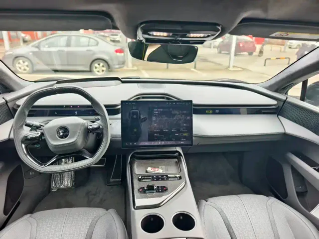 Lotus Emeya — Фото автомобиля 6