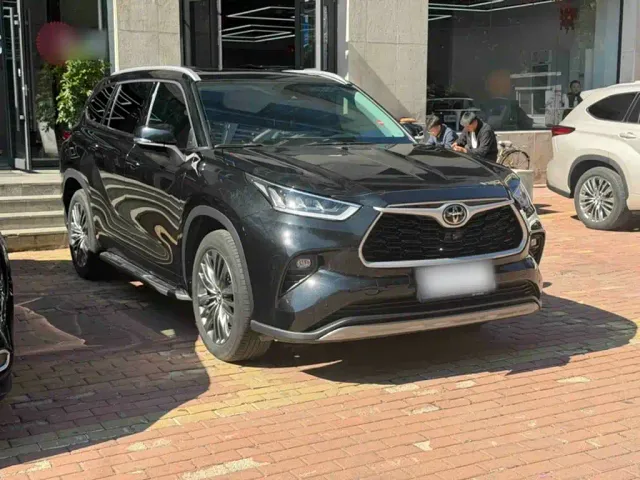 Toyota Highlander — Фото автомобиля 11