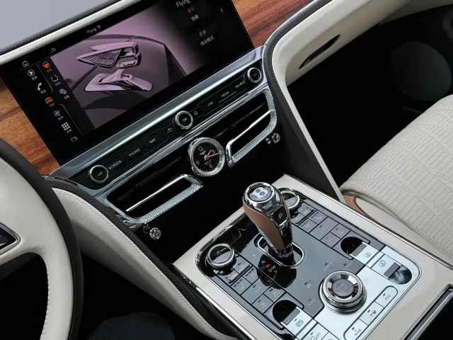 Bentley Flying Spur — Фото автомобиля 23