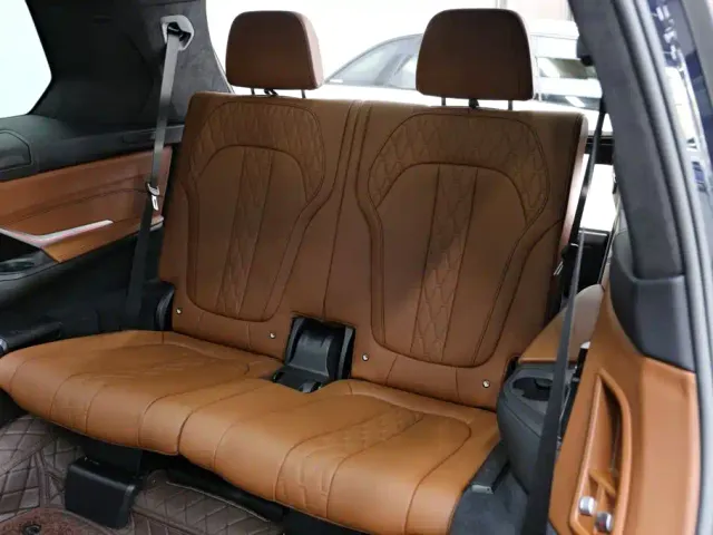 BMW X7 — Фото автомобиля 9