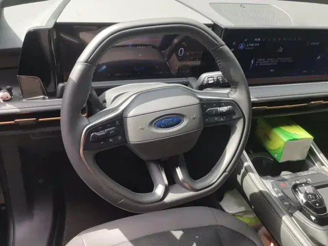 Ford Edge — Фото автомобиля 15