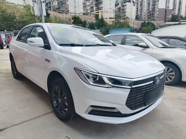 BYD Qin PLUS — Фото автомобиля 3