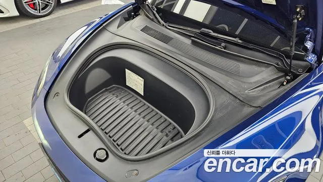 Tesla Model 3 — Фото автомобиля 6