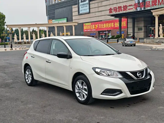 Nissan Tiida — Фото автомобиля 3