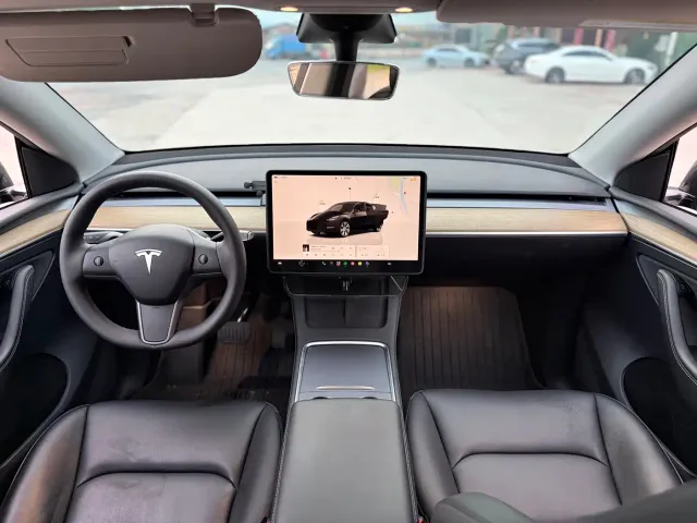 Tesla Model Y 2022 Facelift Rear-Wheel Drive Version — Фото автомобиля 9