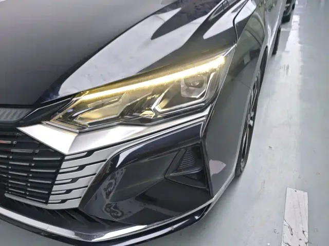 Dongfeng Yixuan MAX — Фото автомобиля 23