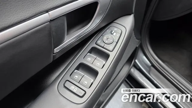Hyundai Sonata — Фото автомобиля 30