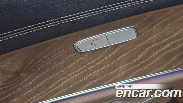 Mercedes-Benz E-Class — Фото автомобиля 25