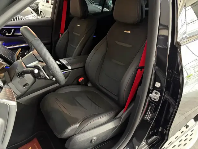 Mercedes-Benz Mercedes-Benz GLC AMG 2024 AMG GLC 43 4MATIC — Фото автомобиля 5