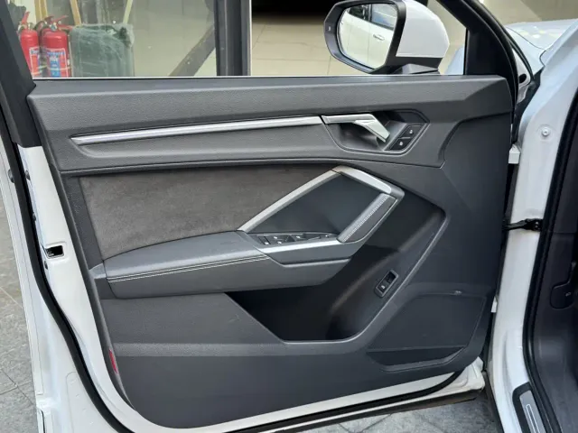 Audi Q3 — Фото автомобиля 16