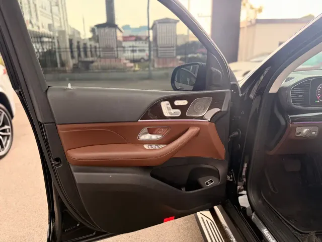 Mercedes-Benz GLE-Class — Фото автомобиля 12