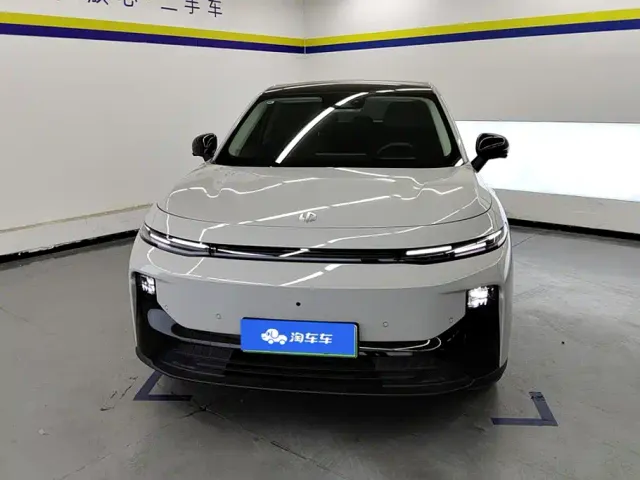 Leapmotor B10 — Фото автомобиля 2