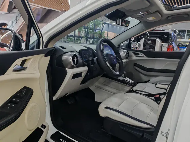BYD Yuan Pro — Фото автомобиля 9