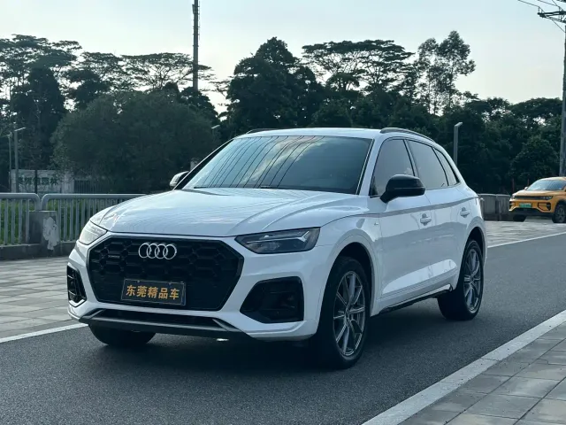 Фотография автомобиля — Audi Q5L