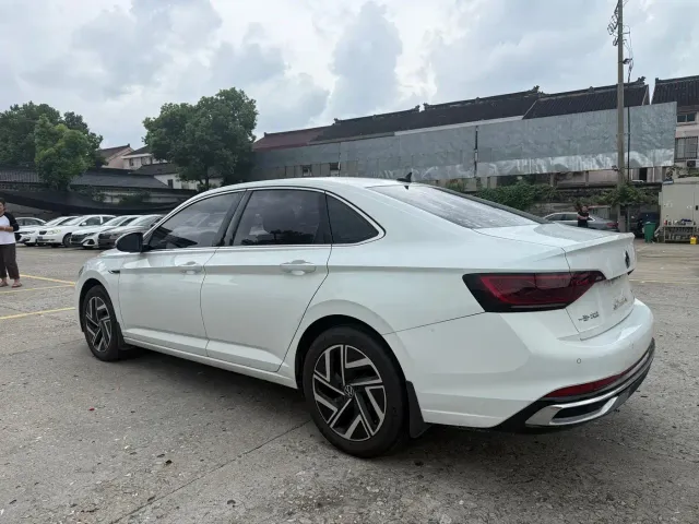 Volkswagen Sagitar — Фото автомобиля 9