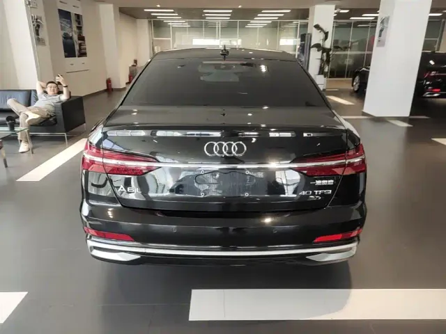 Audi A6L — Фото автомобиля 9