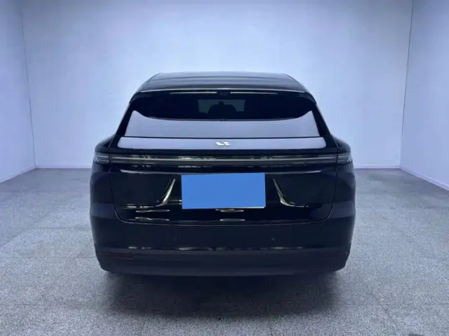 Li Auto i6 — Фото автомобиля 3