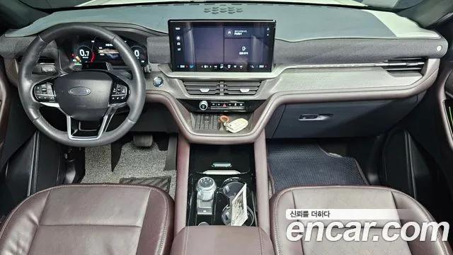 Ford Explorer — Фото автомобиля 10