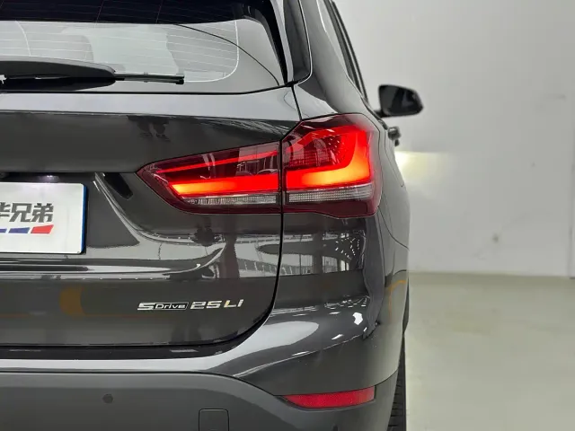 BMW X1 — Фото автомобиля 13
