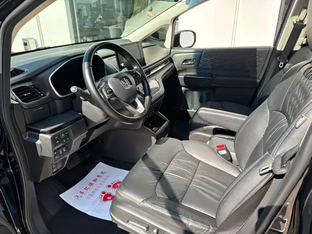 Honda Elysion — Фото автомобиля 6
