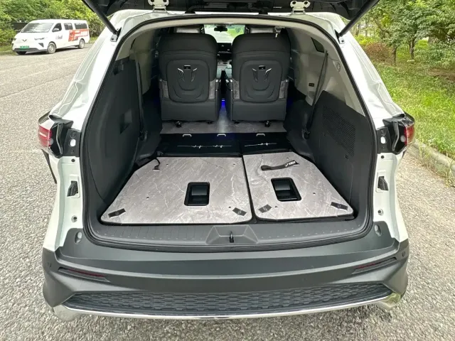 Toyota Granvia 2024 2.5L Hybrid Comfort — Фото автомобиля 15