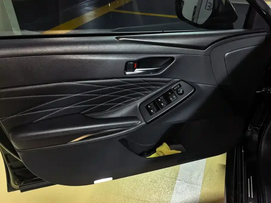 Toyota Avalon 2022 2.5L Touring Premium Edition — Фото автомобиля 7