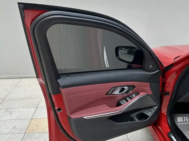 BMW BMW 3 Series 2023 325Li M Sport Black Night Package — Фото автомобиля 12