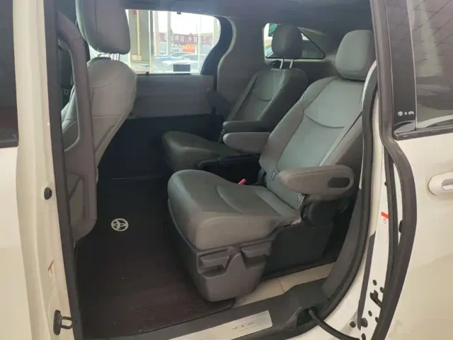 Toyota Granvia — Фото автомобиля 16