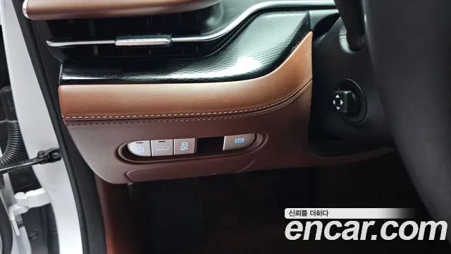 Genesis G90 — Фото автомобиля 21