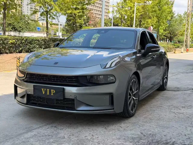 Фотография автомобиля — Lynk & Co 03