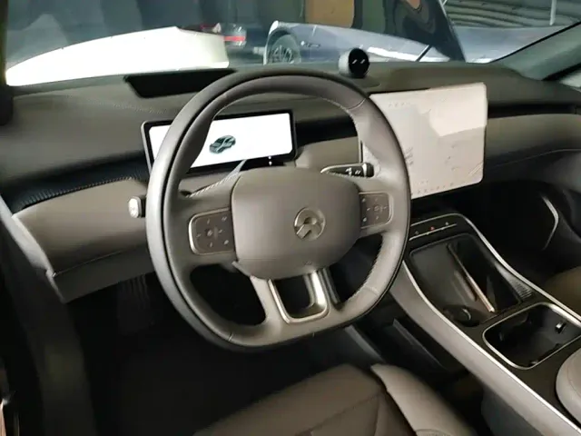 Nio ET5 Touring — Фото автомобиля 6