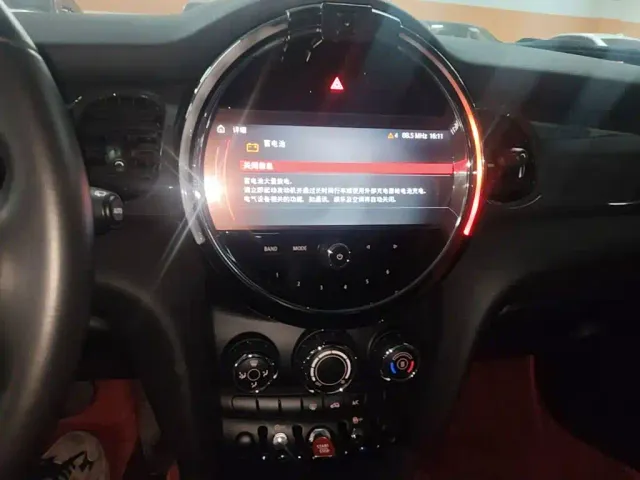 MINI Hatch — Фото автомобиля 17