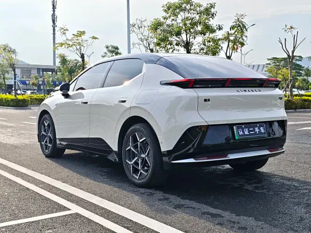 Lynk & Co Z20 — Фото автомобиля 4