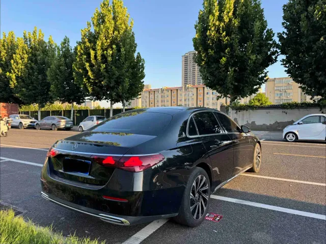 Mercedes-Benz E-Class — Фото автомобиля 9