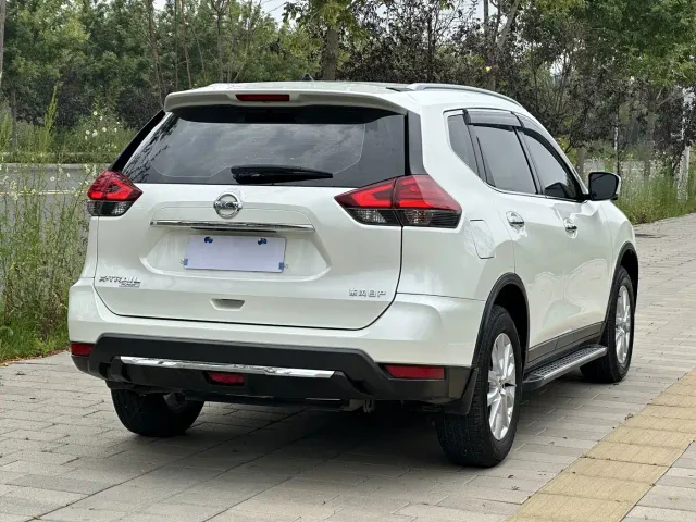 Nissan X-Trail — Фото автомобиля 5
