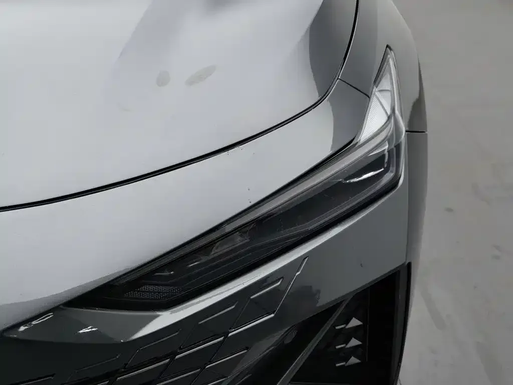 Changan Changan UNI-V 2022 1.5T Premium Model — Фото автомобиля 7