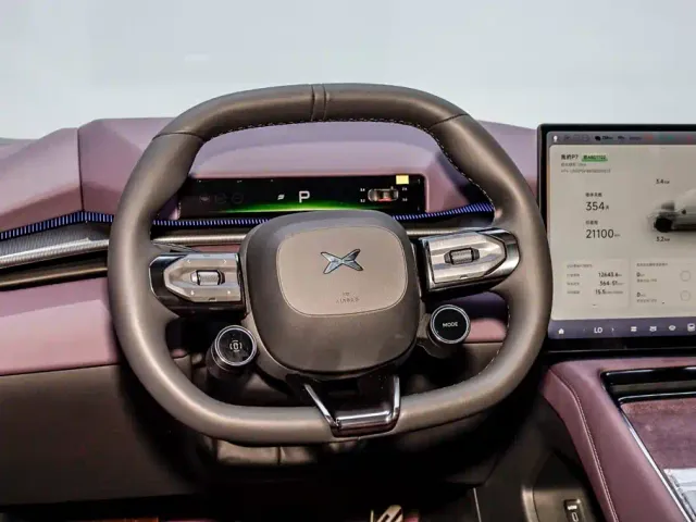 Xpeng P7 — Фото автомобиля 24