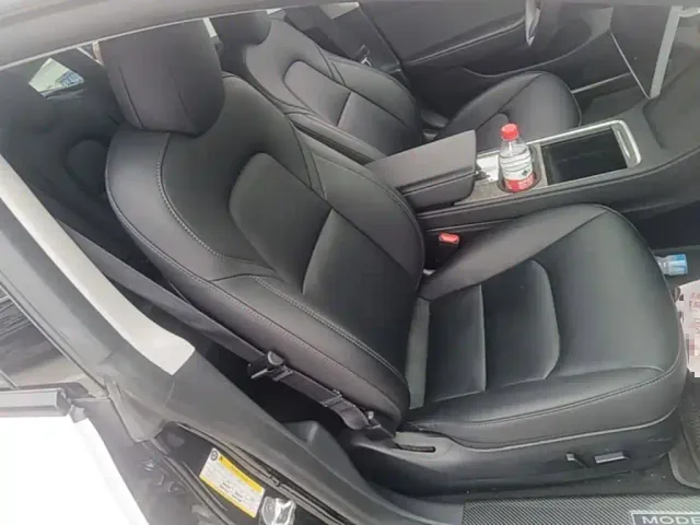 Tesla Model 3 — Фото автомобиля 24