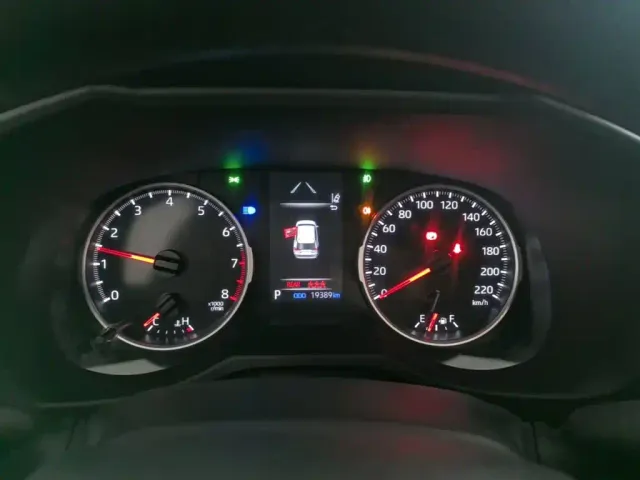 Toyota RAV4 — Фото автомобиля 11