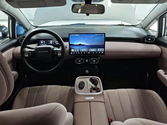 GAC Aion UT — Фото автомобиля 9