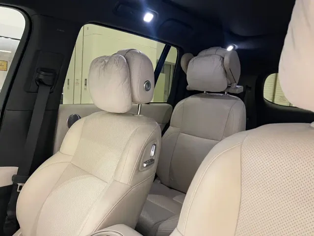 Li Auto L8 — Фото автомобиля 14