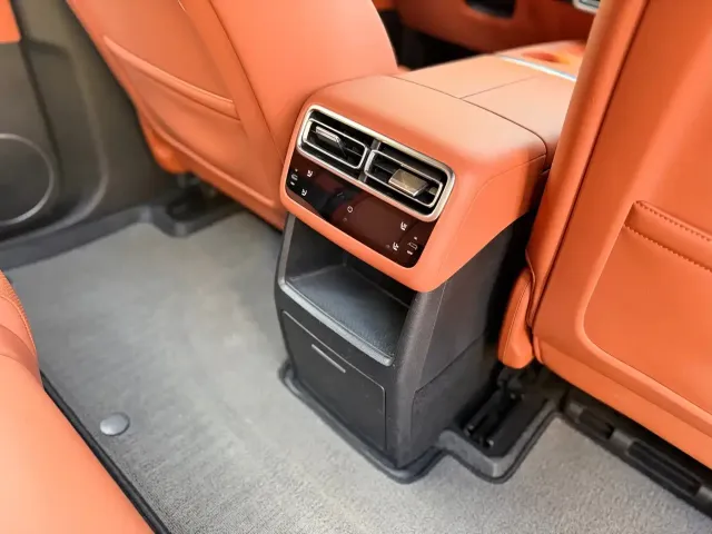 Li Auto Li Auto L6 2024 Pro — Фото автомобиля 13