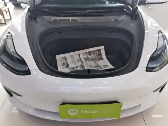 Tesla Model 3 — Фото автомобиля 19