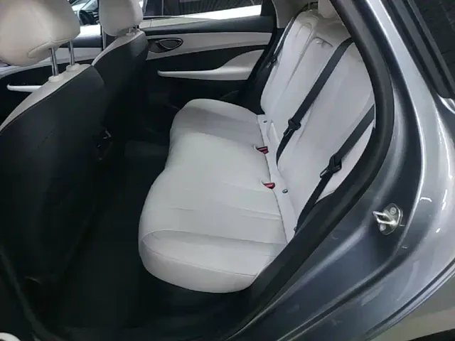 BYD Seal 05 DM-i — Фото автомобиля 16
