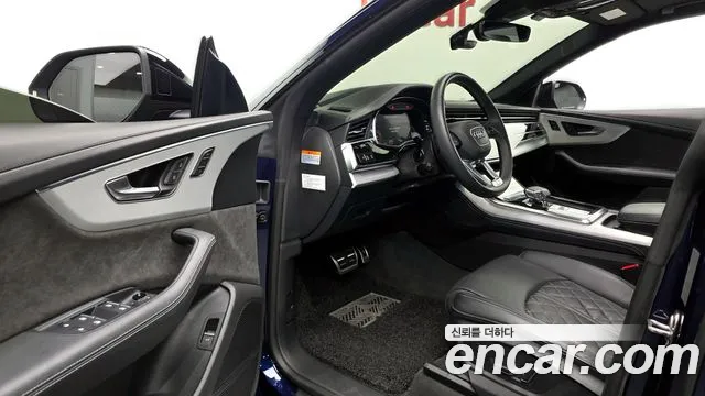Audi Q8 55 TFSI quattro Premium — Фото автомобиля 10